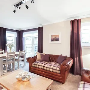 The Botanist Old Town 2 Bedroom Lift Parking EDI