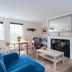 New King Street Apartment Bath