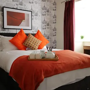 Spacious House In - Sleeps 10 Holiday home Cleethorpes